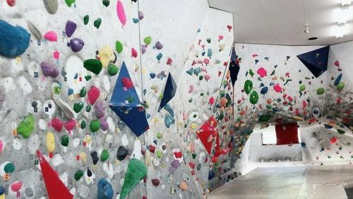 岐阜県のクライミング施設「クライミングジム BUBU 岐阜店」